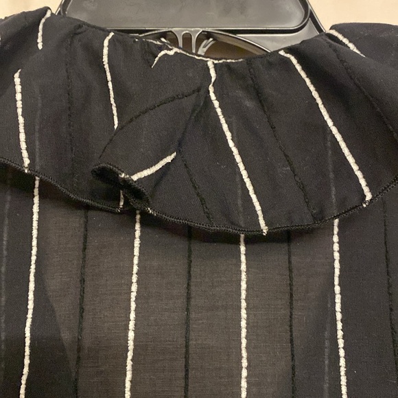 Anne Fontaine Ruffle Front Long Sleeve Blouse, Size 4/6 US Color Black/White - Picture 8 of 11